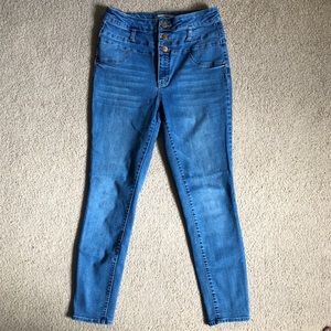 Refuge High-waisted 3-Button Jeans
